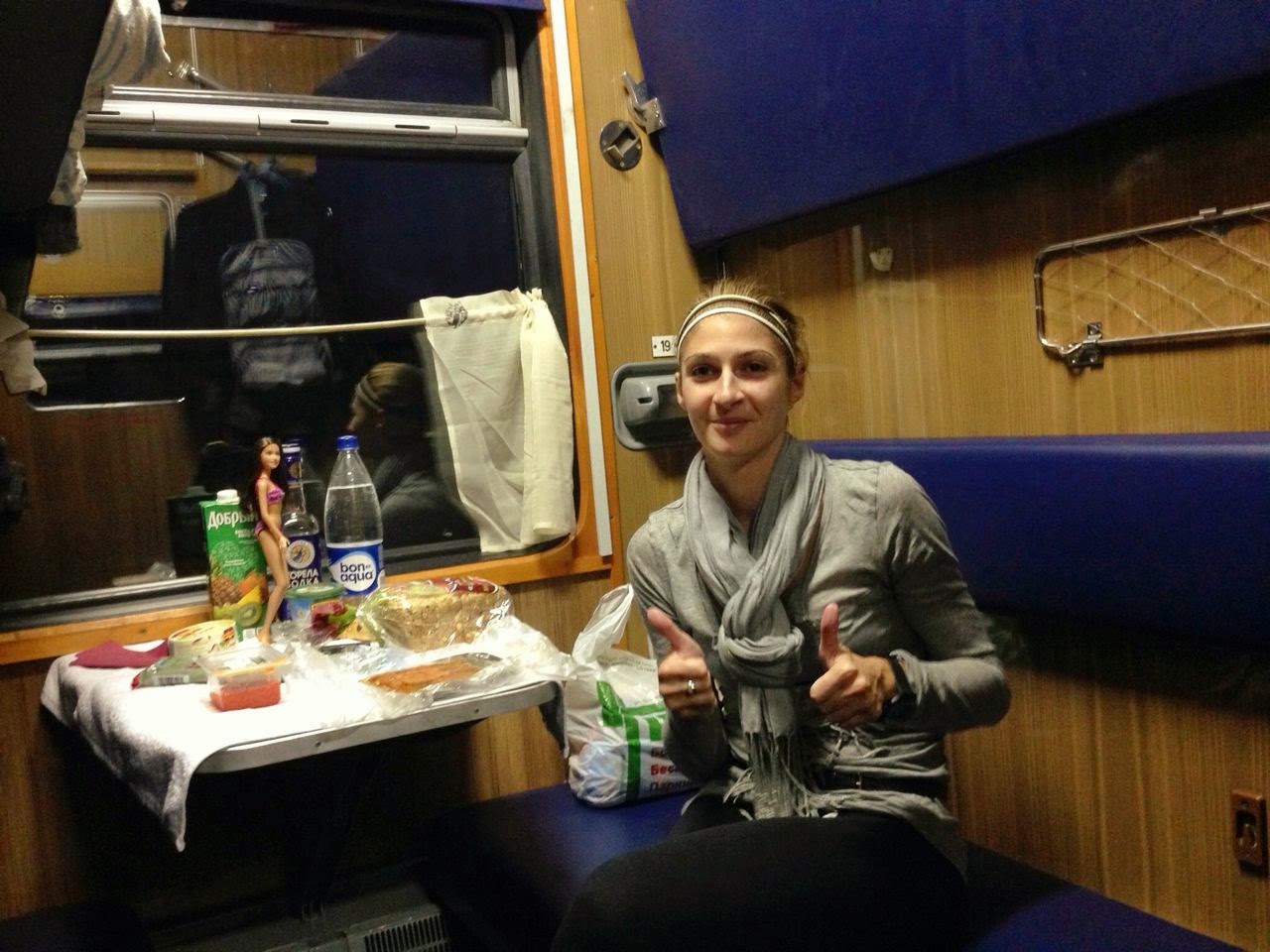 Adèle et le dîner improvisé dans le compartiment du Transsibérien
