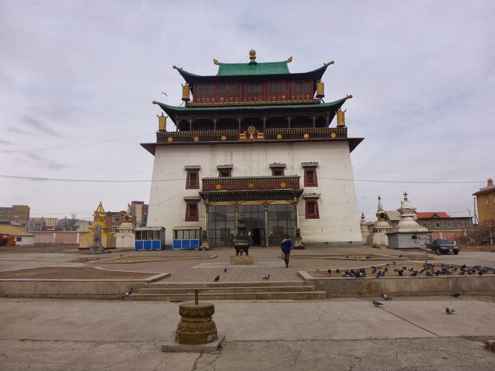 Le temple du monastère de Gandantegchinlin et ses pigeons