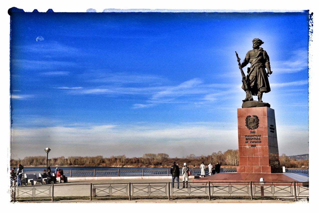 Statue sur les quais de l’Angara à Irkoutsk