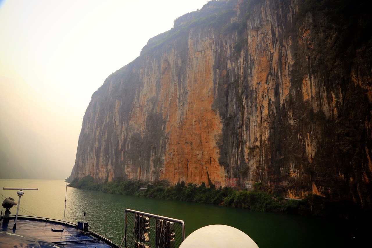Falaise vertigineuse de la gorge de Qutang