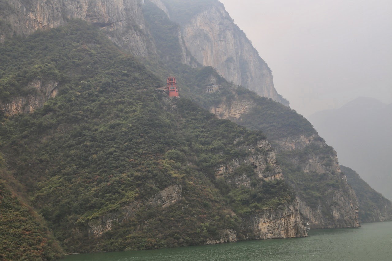 Pentes verdoyantes de la gorge des sorcières