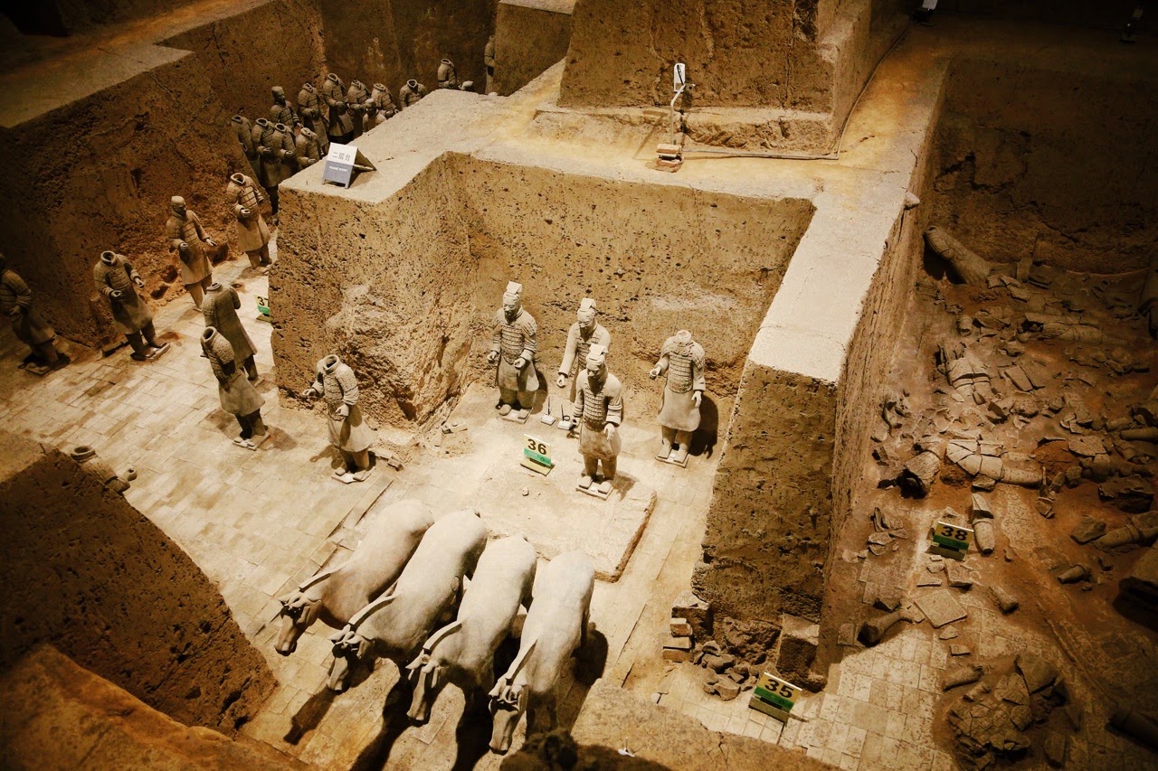 La fosse n°3 et ses soldats, 8 m en contrebas