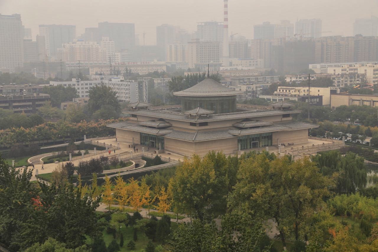 Toits du parc dans la brume de Xi’an