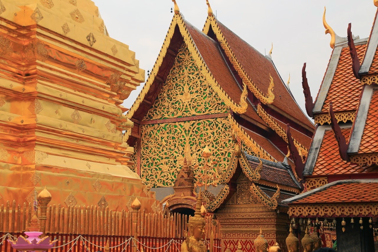 Toit doré d'un temple du Doi Suthep