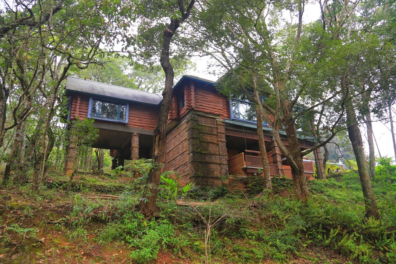 Cottage sur pilotis en bois d'eucalyptus