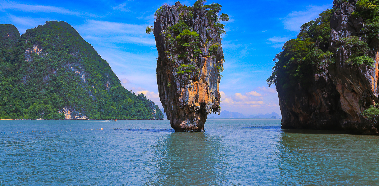 Le rocher Koh Tapu à James Bond Island, dans la baie de Phang Nga