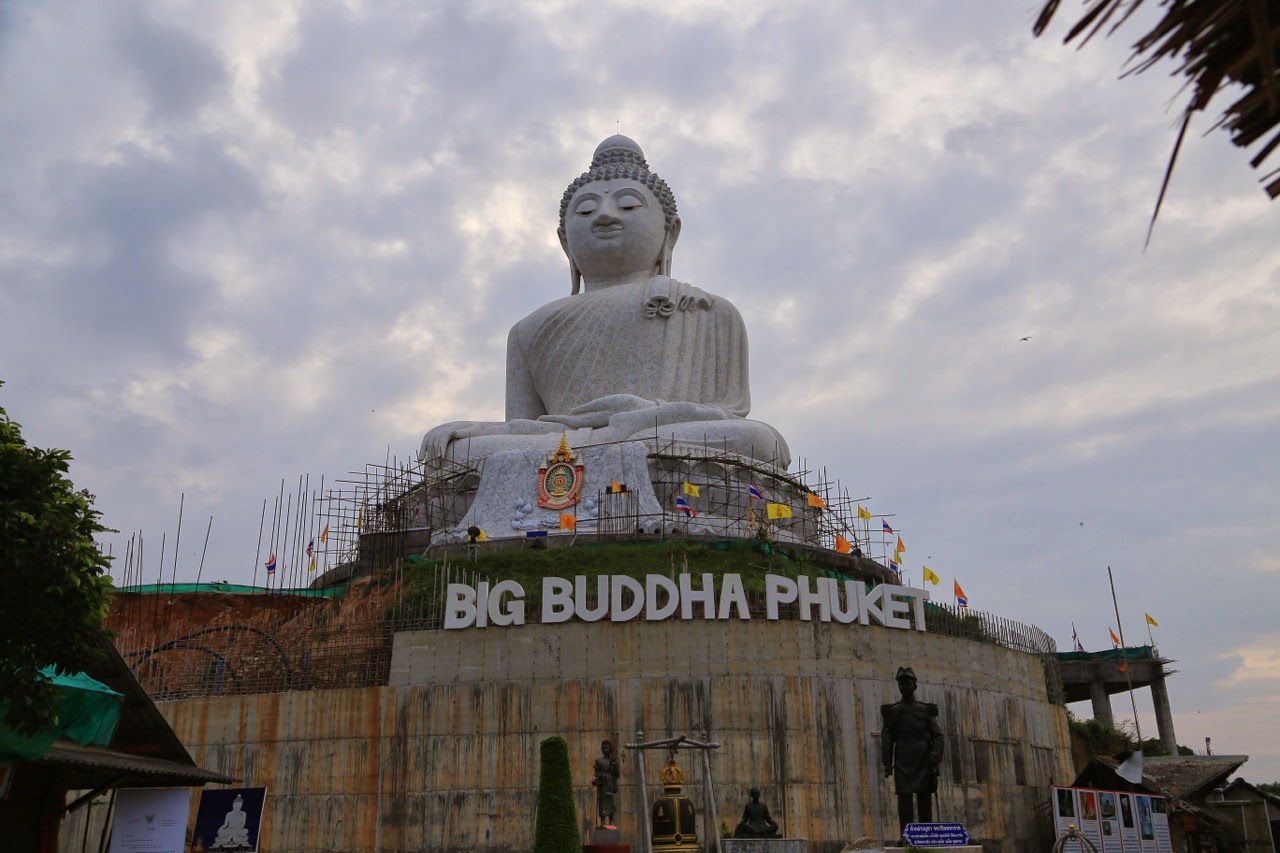 Le Big Buddha au sommet de sa colline