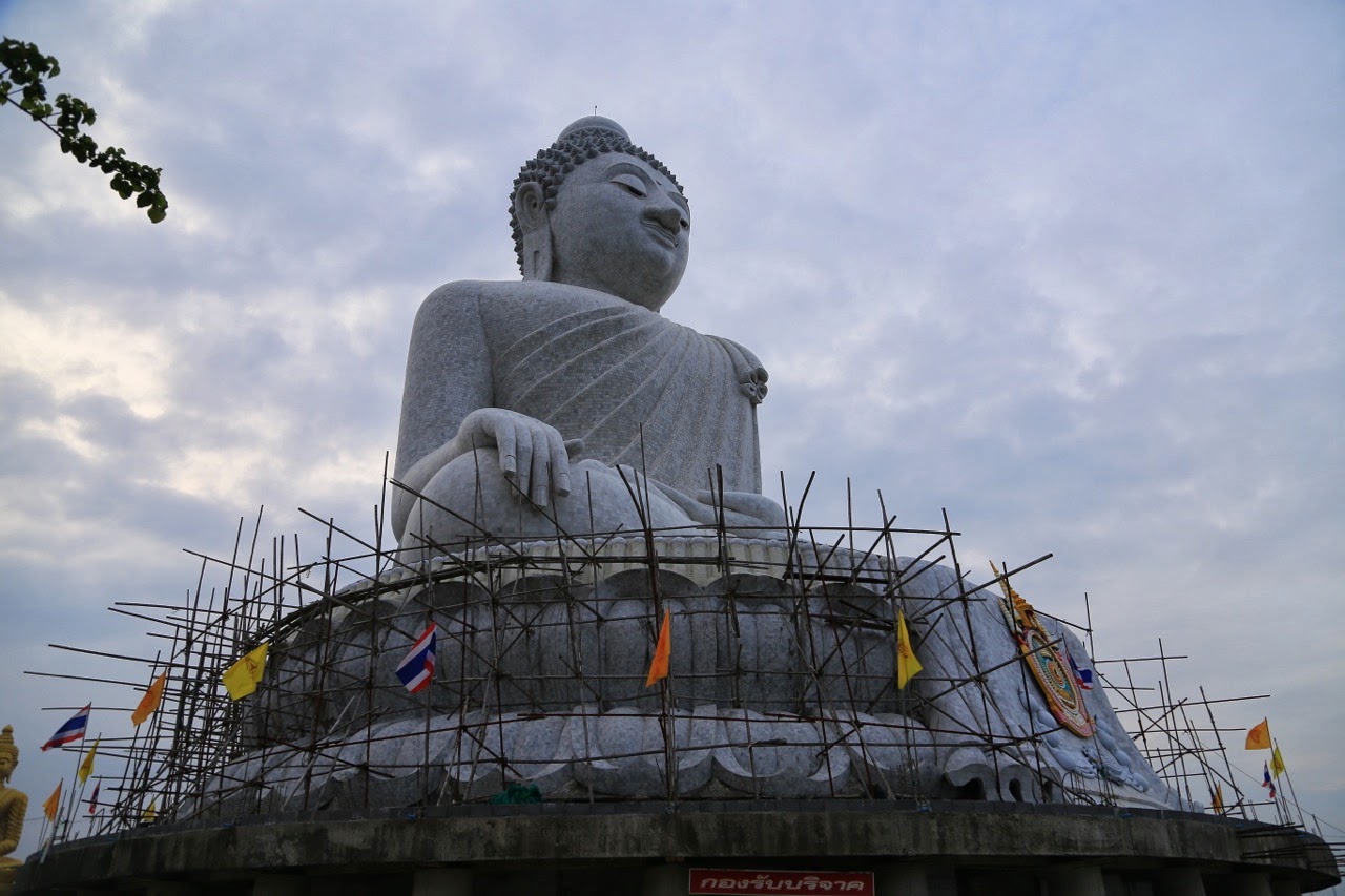 Le Big Buddha et ses échafaudages