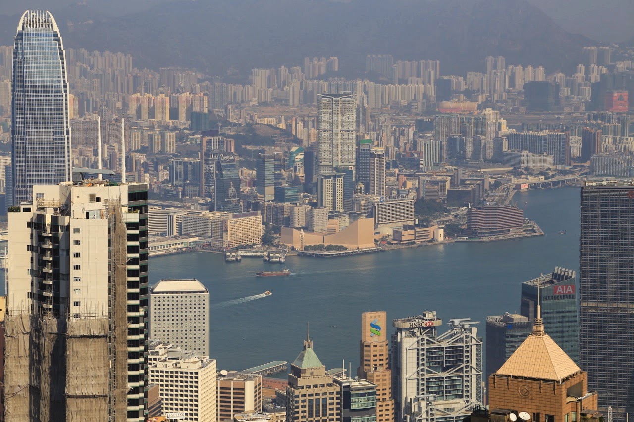 Panorama sur la baie et Kowloon depuis le sommet