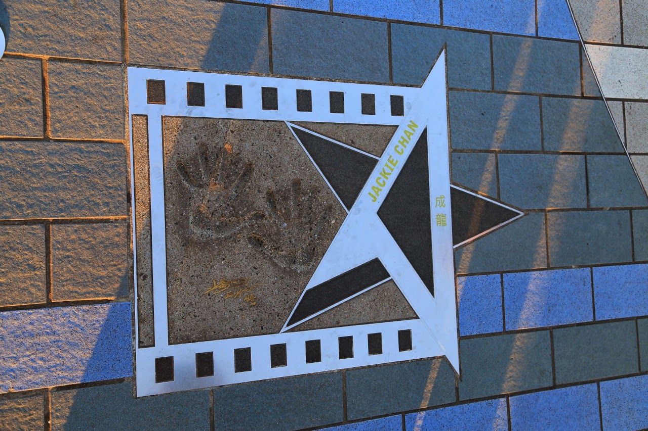 Empreinte de mains d’un acteur sur l’Avenue of the Stars
