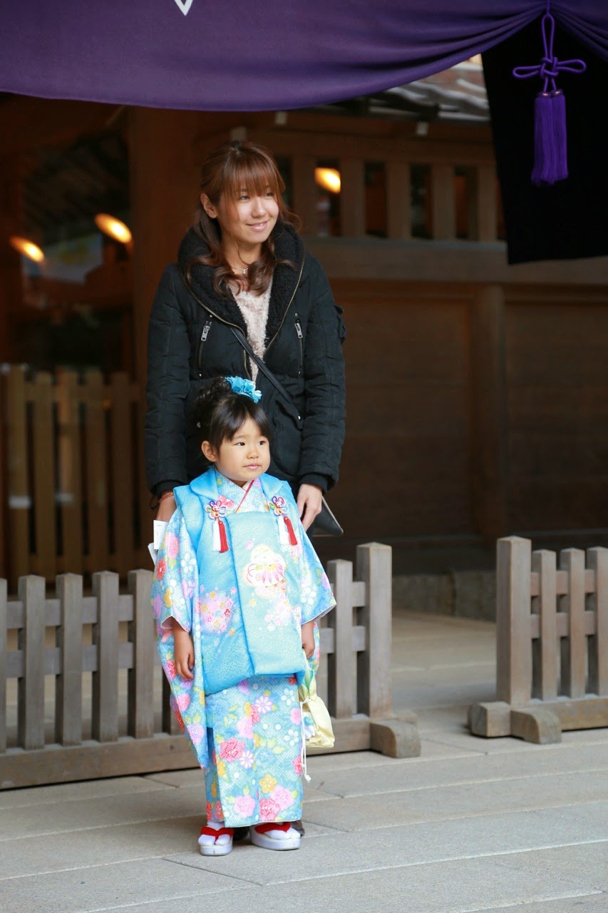 Une petite fille en kimono pour Shichi-go-san