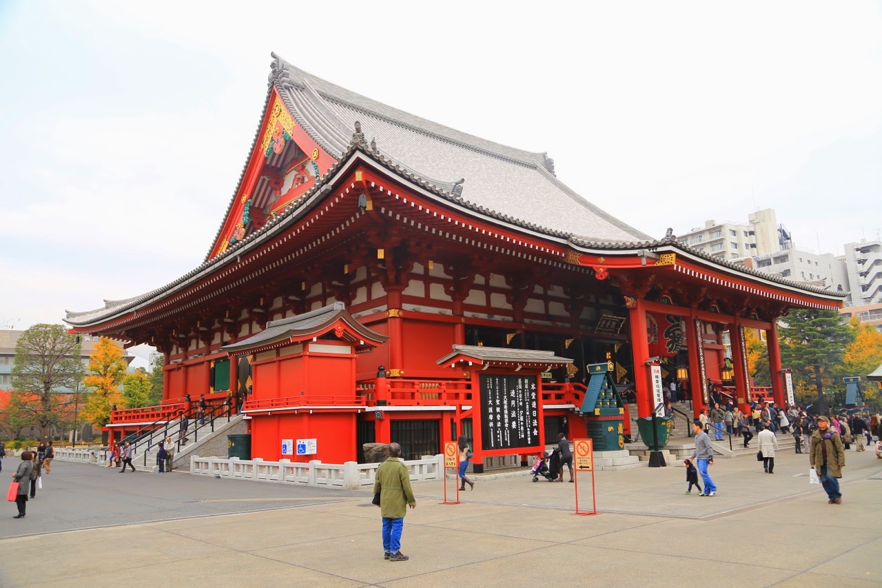 Le pavillon principal du temple Senso-ji