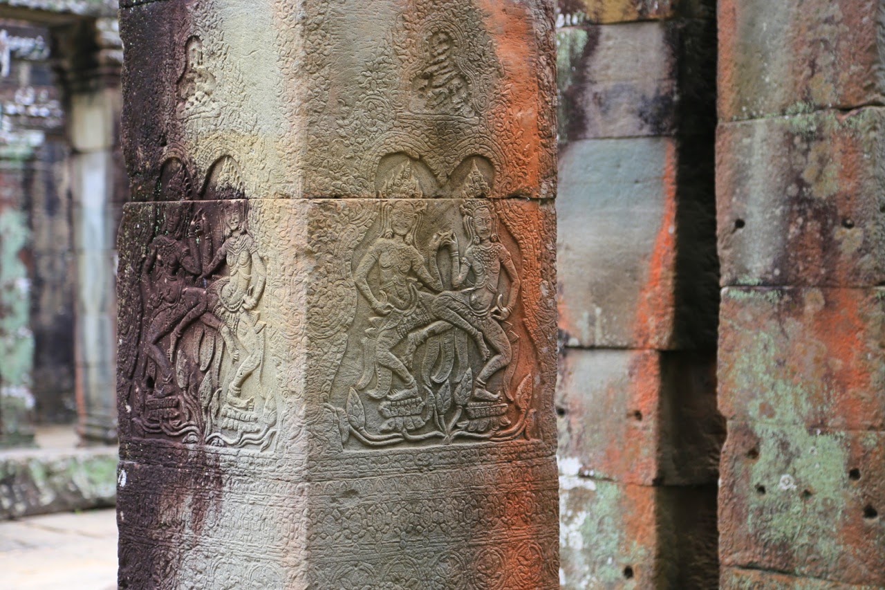 Colonnes sculptées de Banteay Kdei