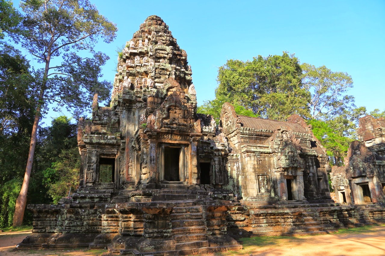 Tours et galeries d'un petit temple