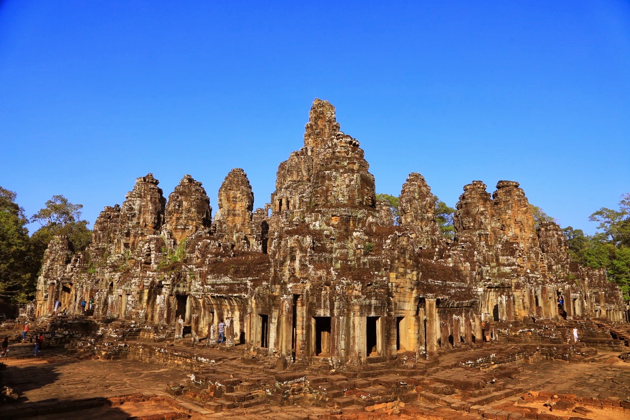 Le Bayon et ses tours à visages