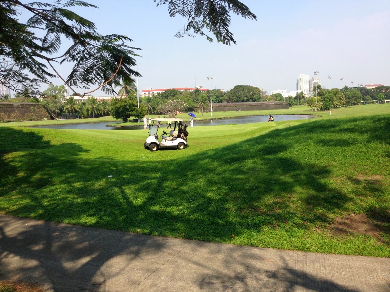 Le golf au pied des remparts d'Intramuros