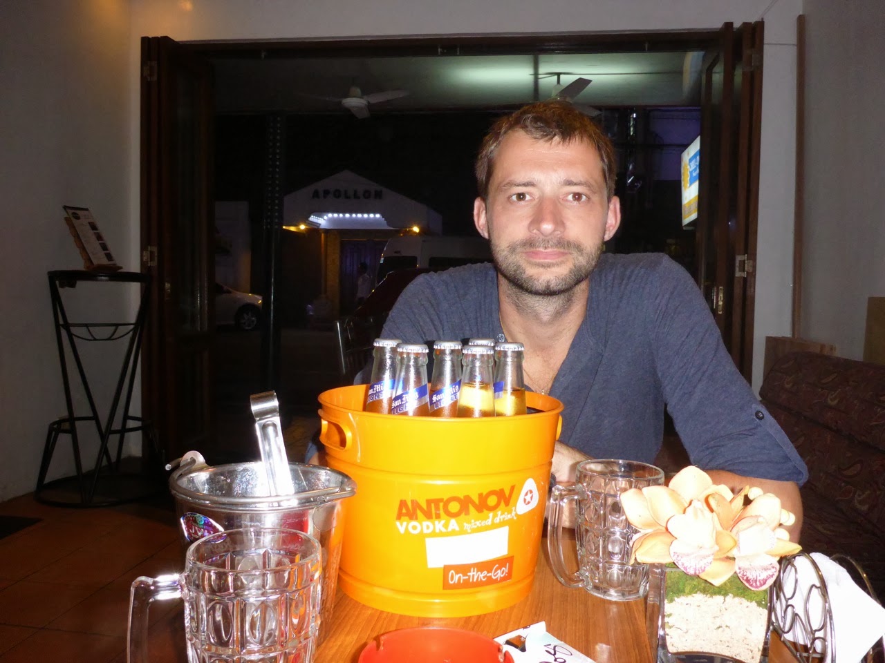 Bucket de bières San Miguel à la guesthouse