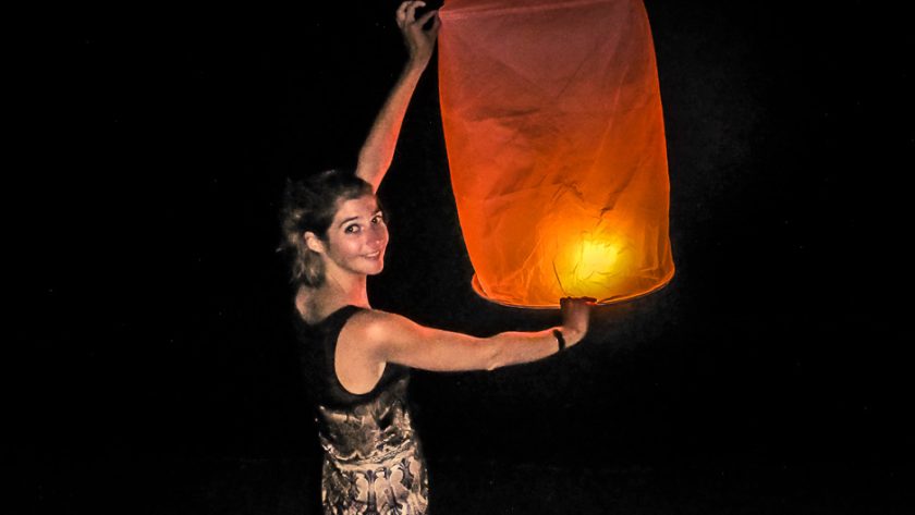 Lâcher de lanterne céleste le soir du Nouvel An