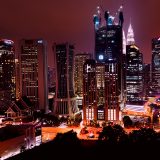 Les tours de Kuala Lumpur illuminées la nuit