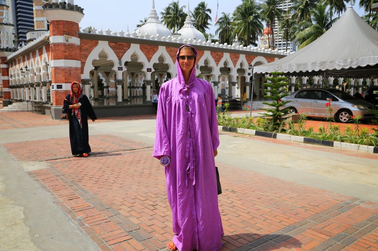 Visite de la mosquée en tenue de rigueur