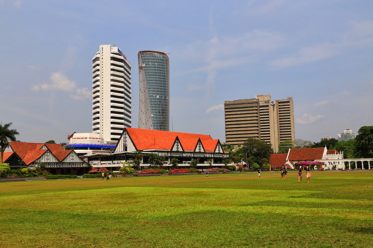 Le Royal Selangor Club face au square