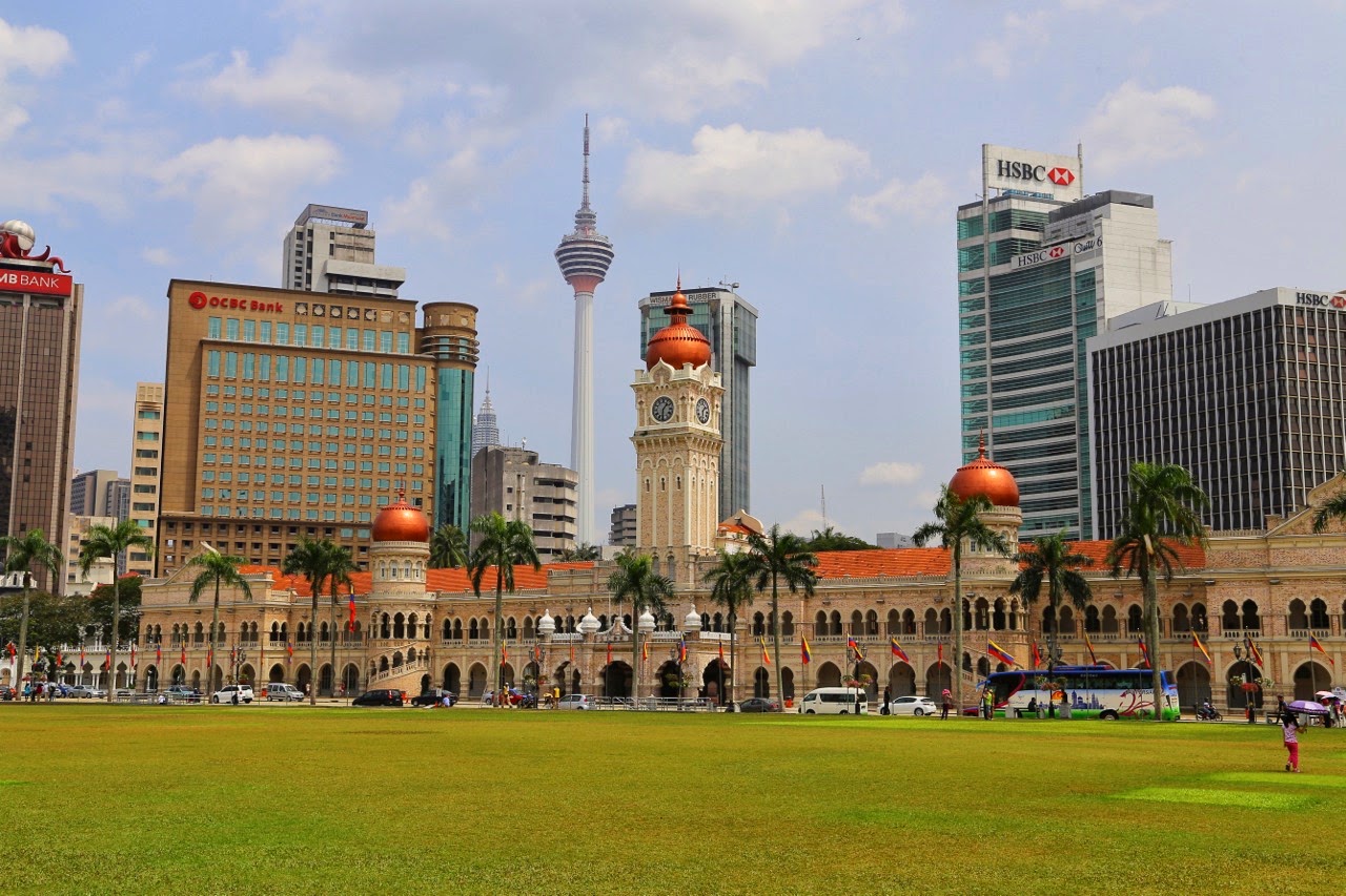 Merdeka Square et les tours de Kuala Lumpur
