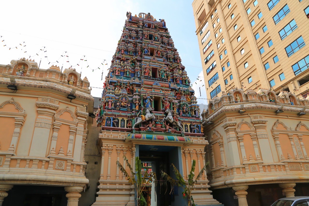 La tour du temple Sri Mahamariamman