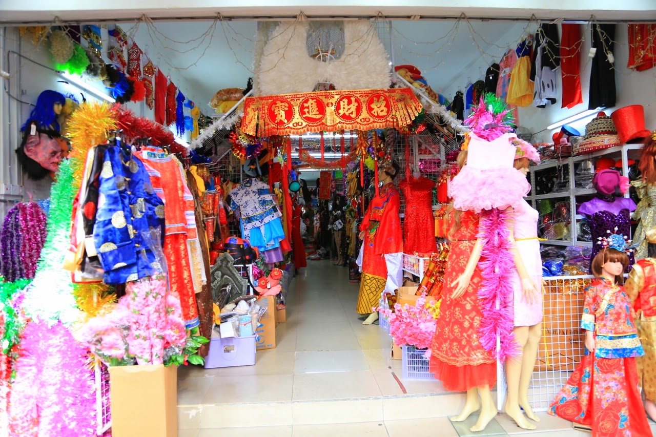 Boutique de souvenirs colorée