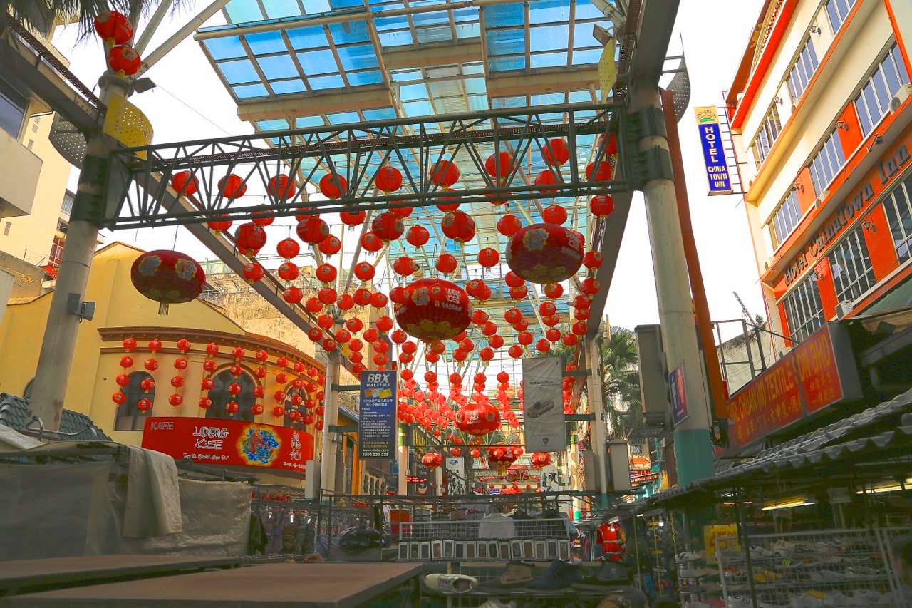 Lampions rouges au-dessus de Jalan Petaling