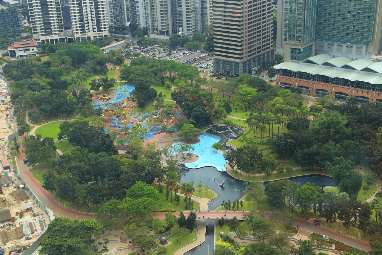 Vue plongeante sur le parc du KLCC
