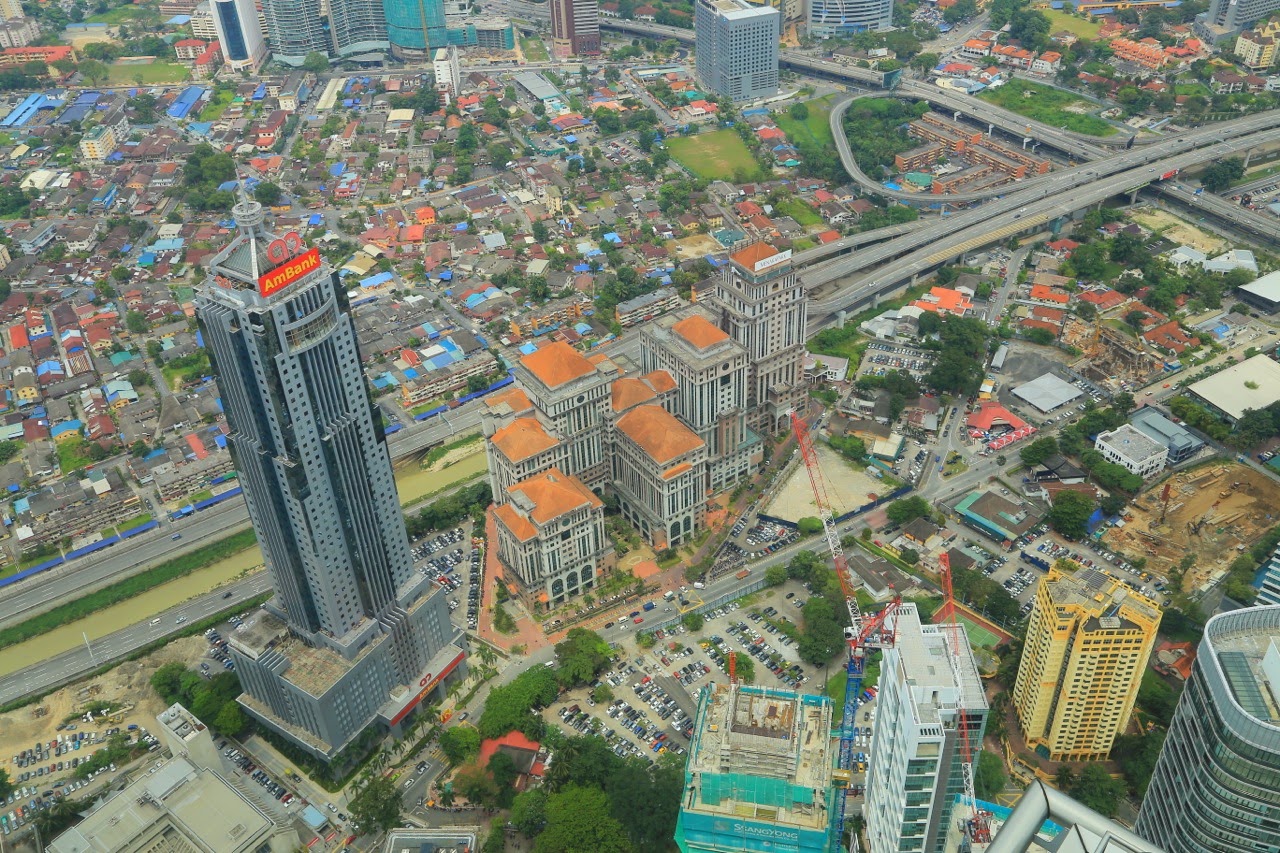 Gratte-ciel vus du sommet des tours Petronas