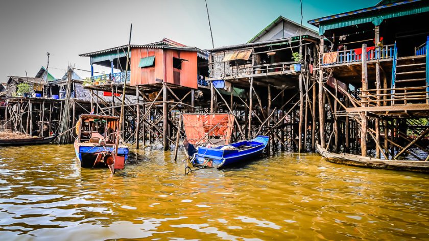 Maisons sur pilotis du village flottant de Kompong Phluk