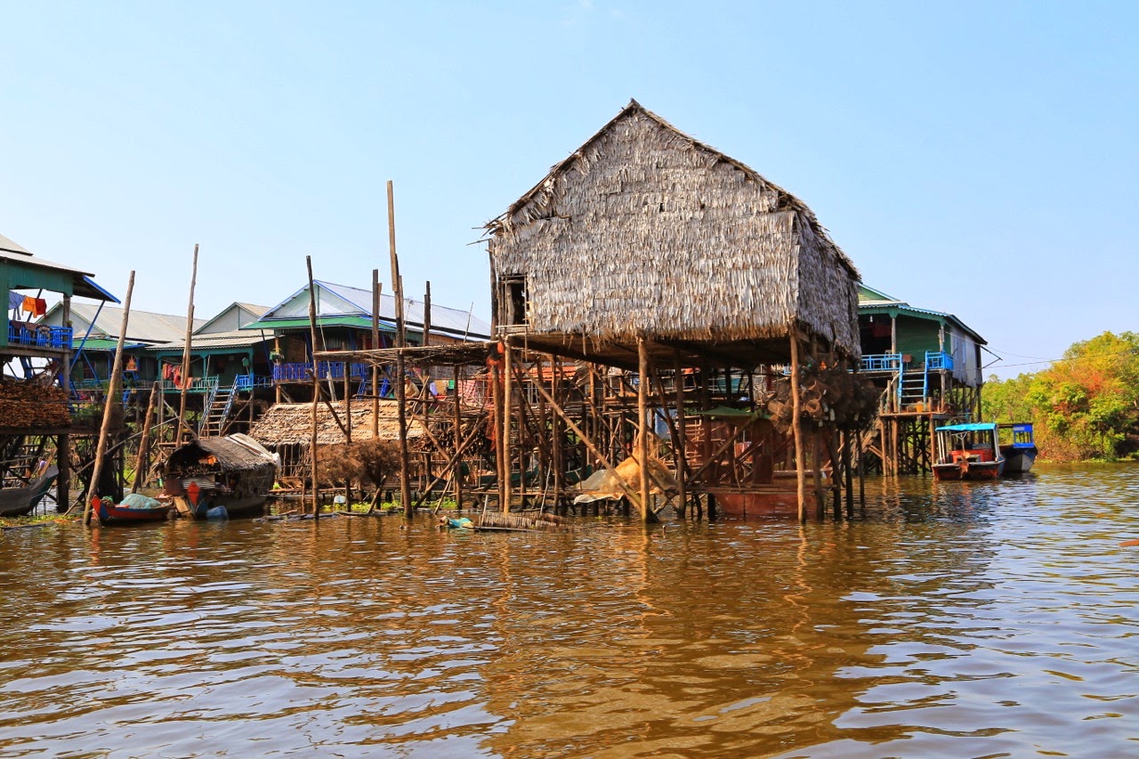 Maisons en bois sur pilotis