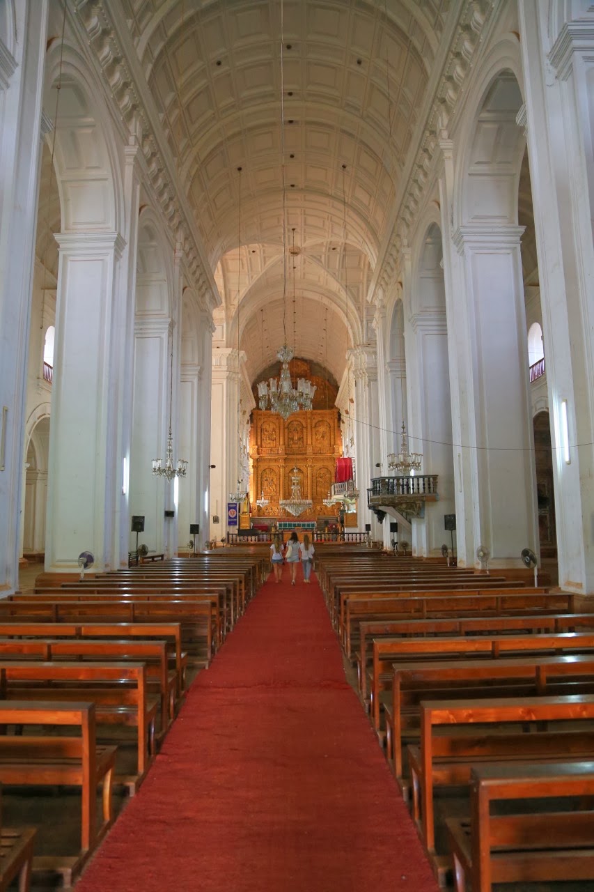 La nef de la cathédrale