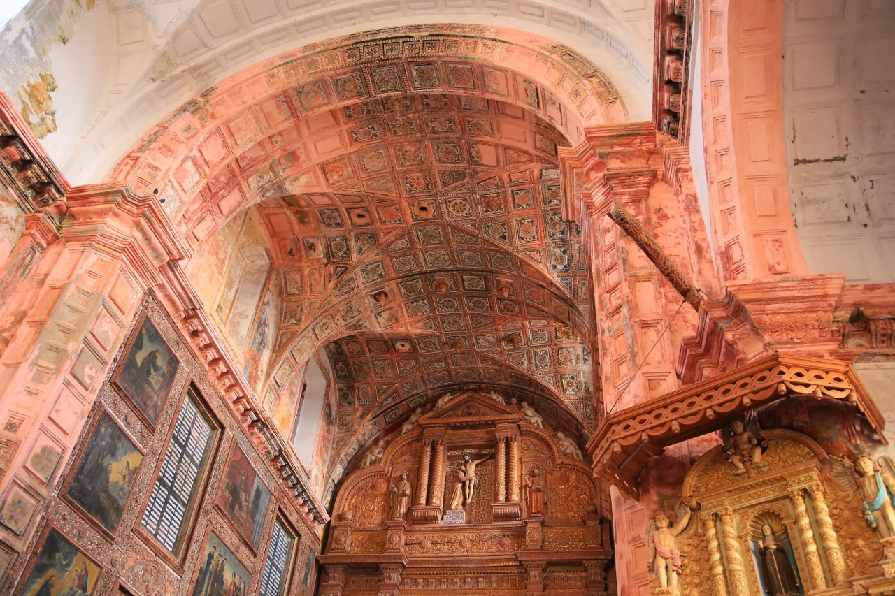 Voûte peinte de l’église Saint-François d’Assise