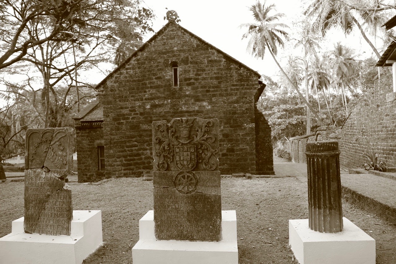 La petite chapelle Sainte-Catherine aux pierres abîmées