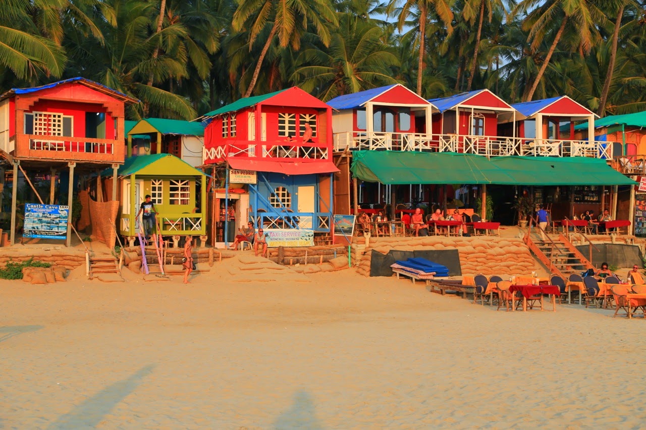 Bungalows colorés de la plage de Palolem