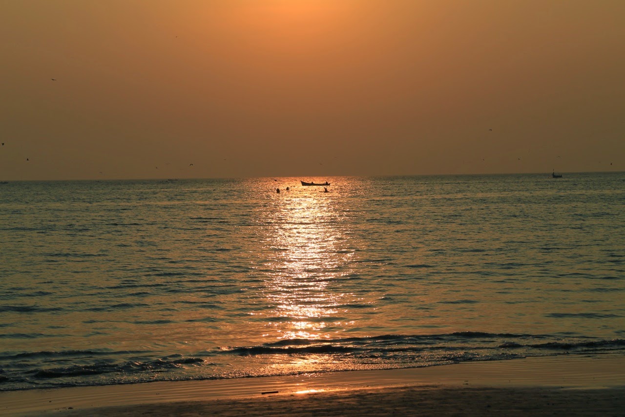 Reflets du soleil couchant sur la mer