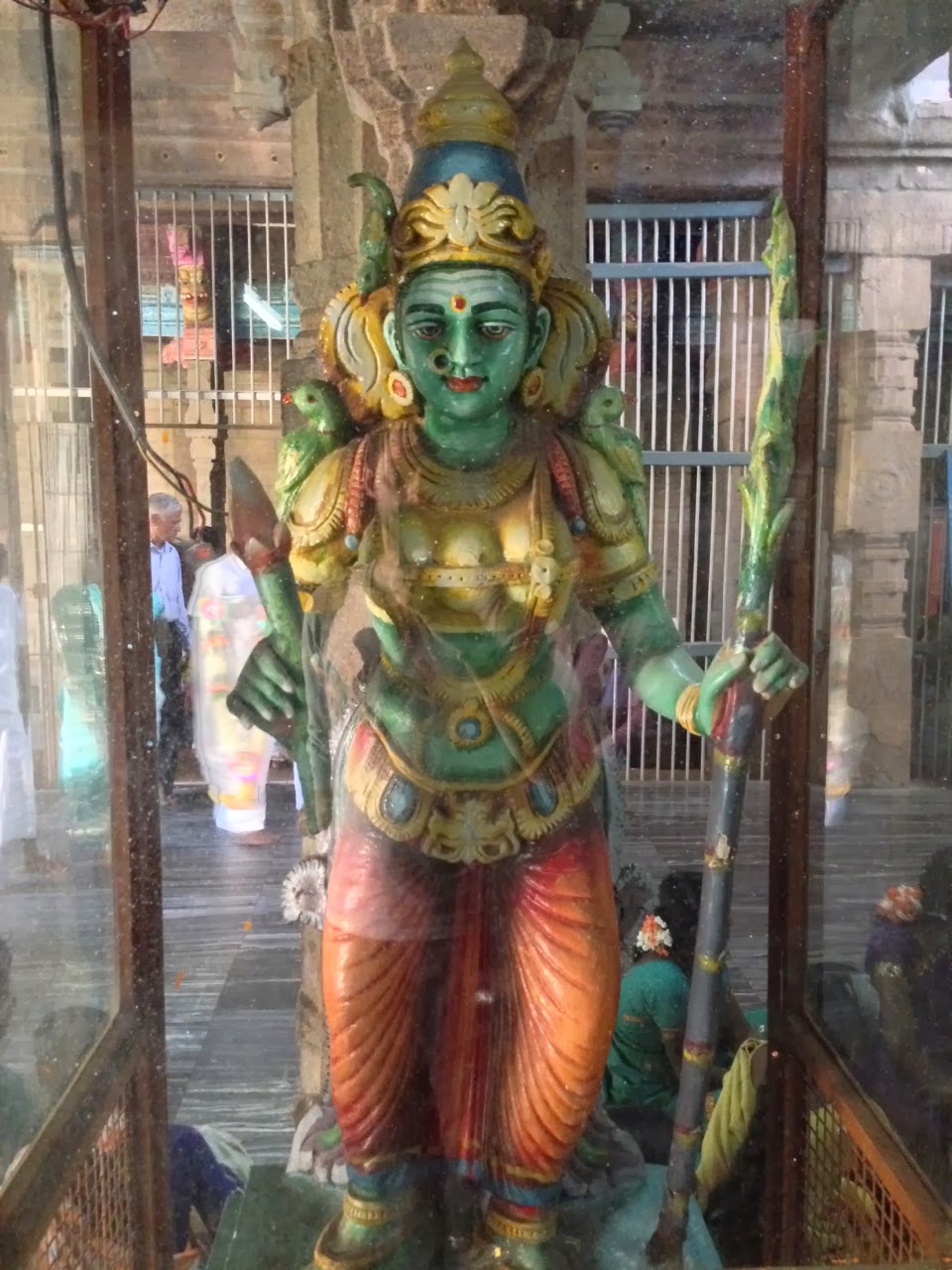 Statue de divinité dans le temple