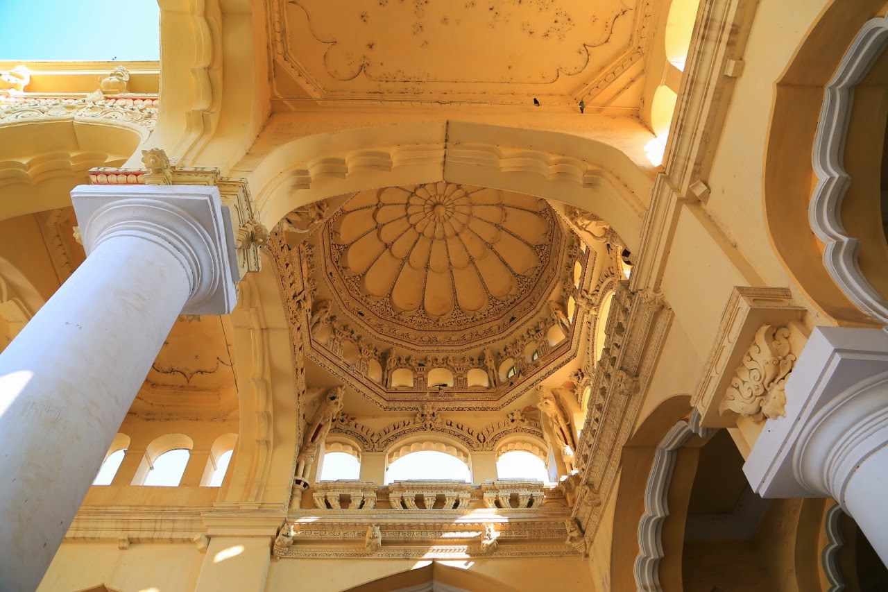 Coupole et arches du palais