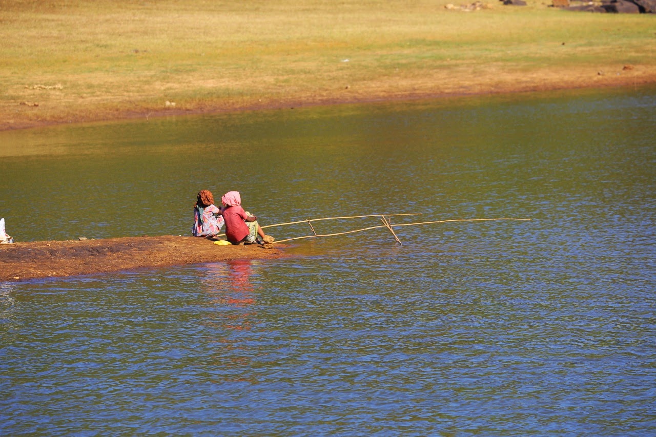 Barque de pêcheurs sur le lac