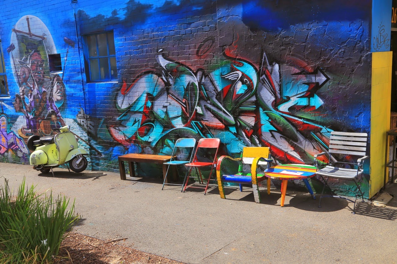 Graffiti géant sur un mur de Newtown
