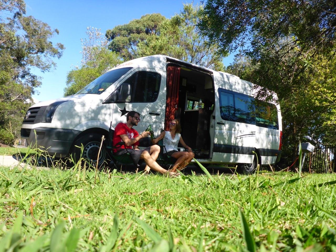 Pause devant notre campervan au camping de Katoomba