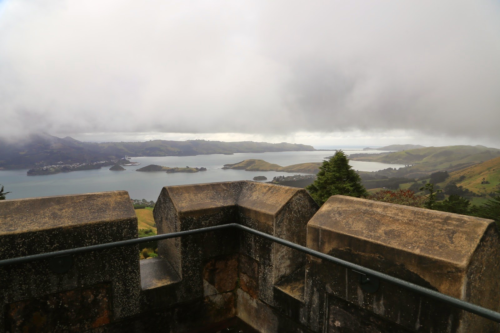 Vue sur la baie depuis la tour du château