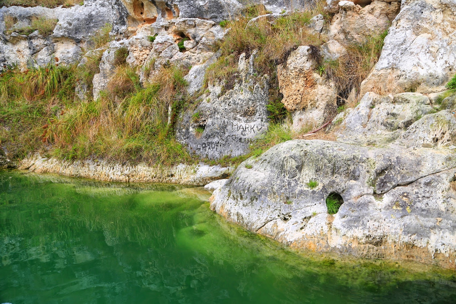 Parois calcaires du Little Blue Lake