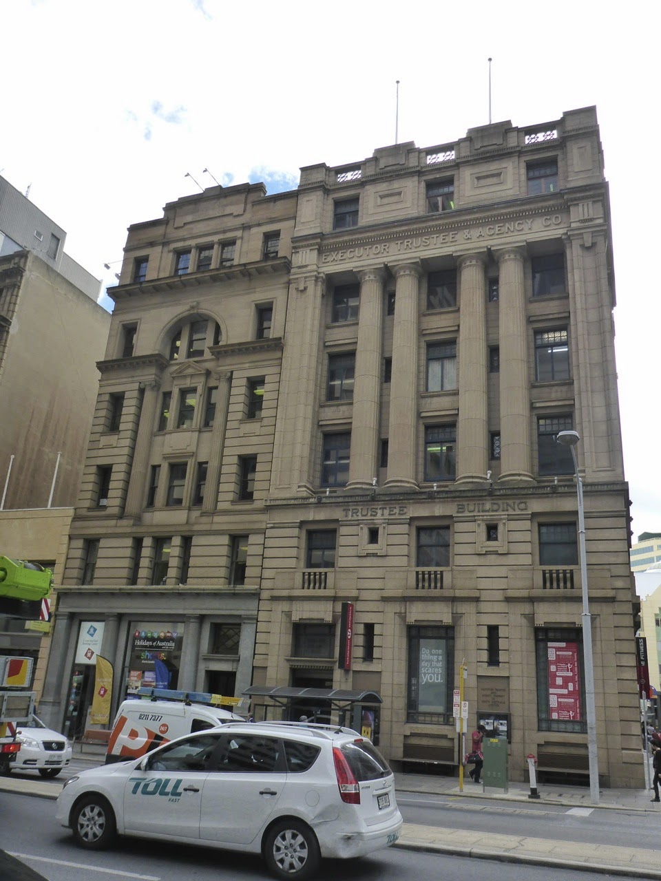 Façade en pierre d’un bâtiment ancien