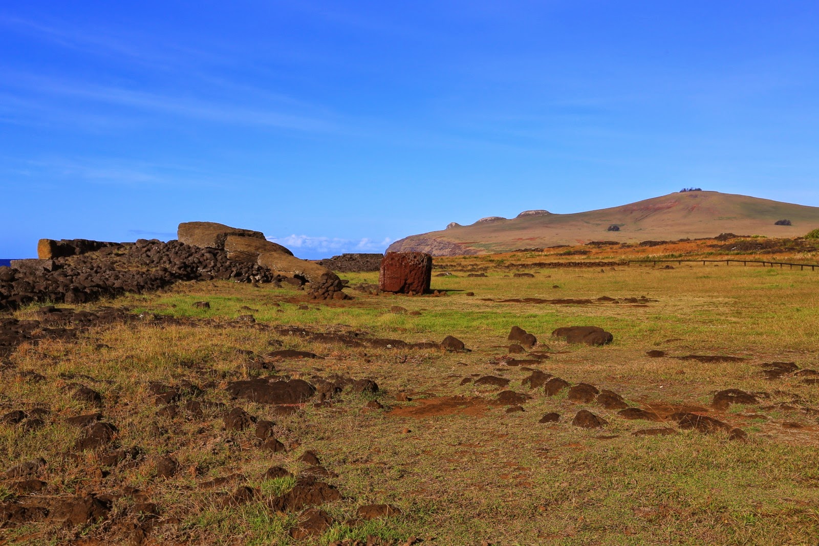 Ahu Te Pito Kura et son moai couché