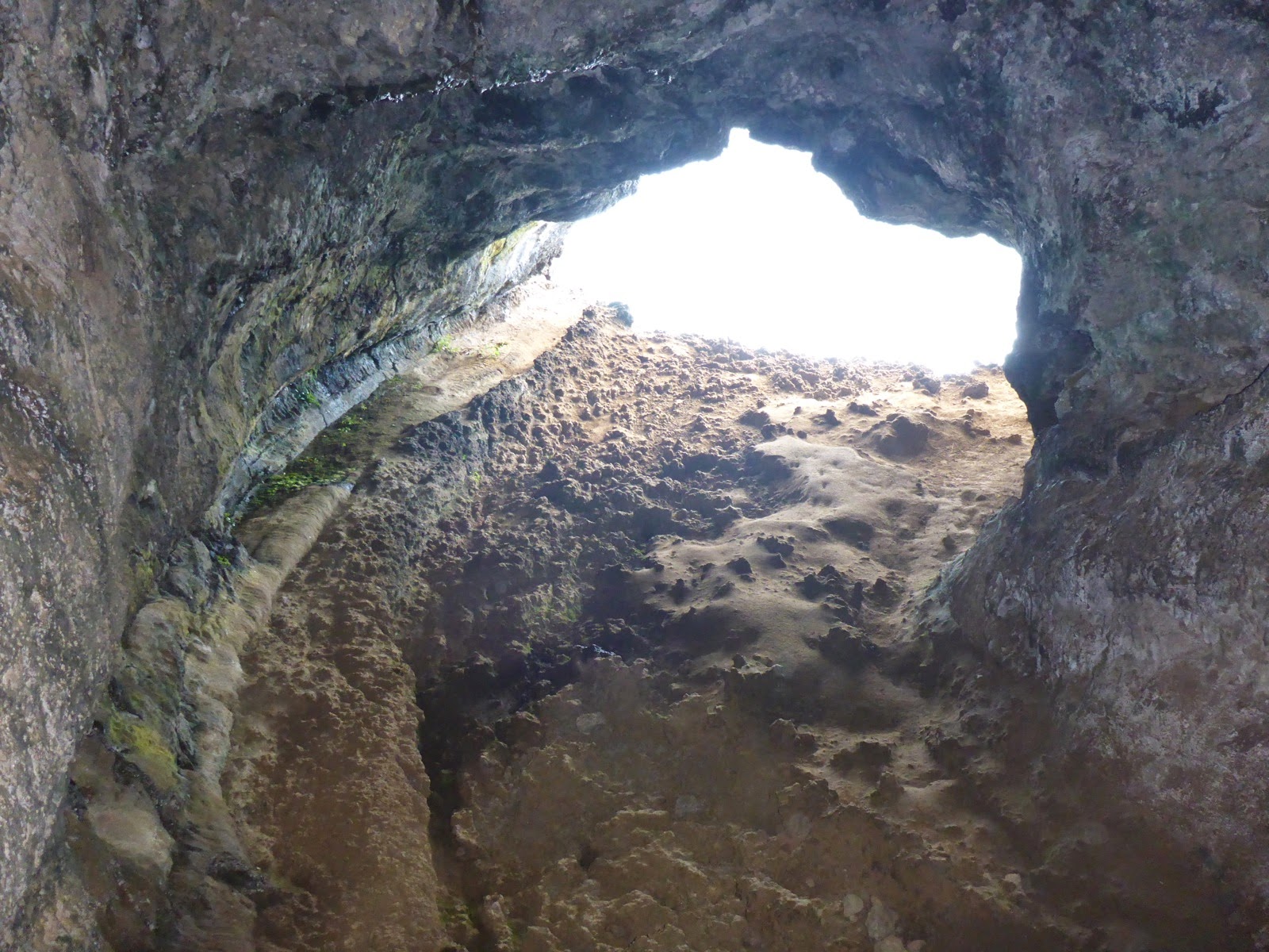 Sortie de la galerie sur la falaise