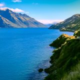 Le lac Wakatipu sous le ciel bleu