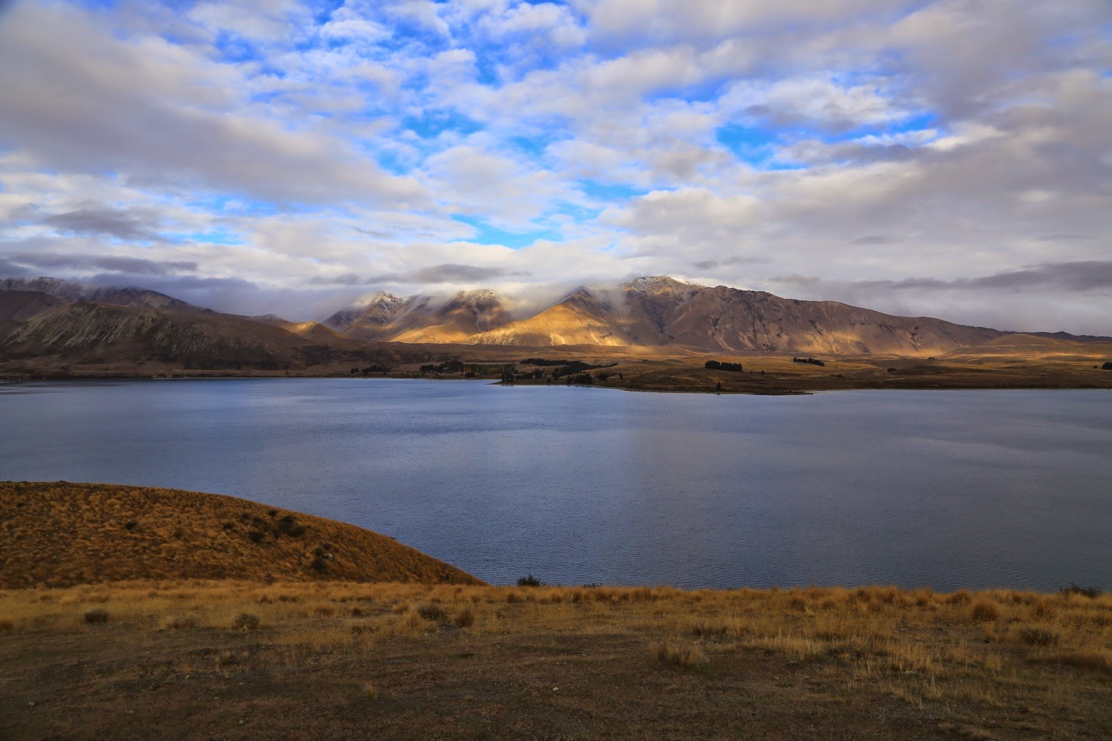 Le Lac Tekapo et ses montagnes